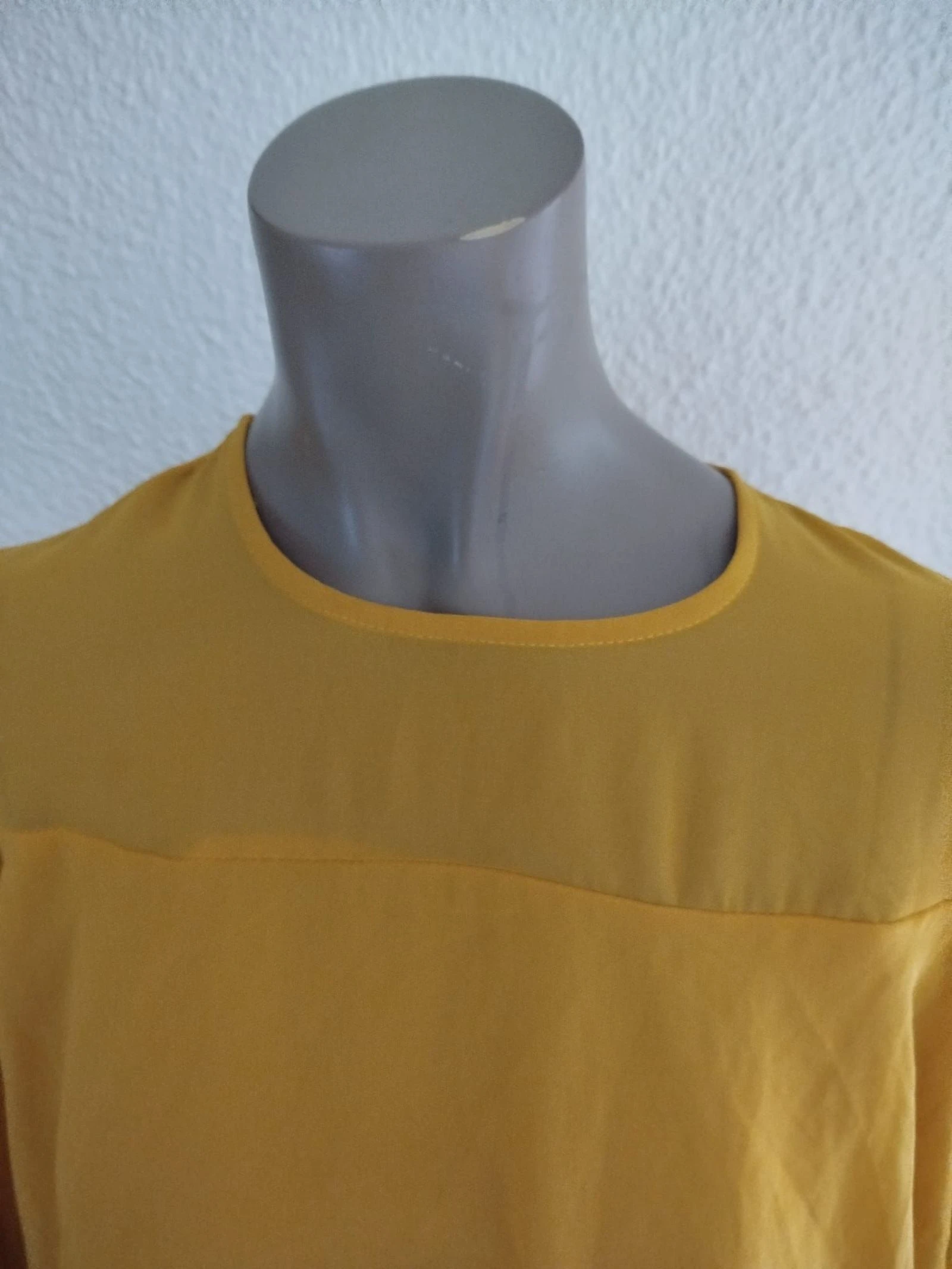 Blusa com mangas acampanadas mostarda marca linu tamanho s 💛 – photo 2